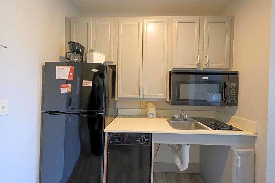 Hawthorn Extended Stay by Wyndham Panama City Beach