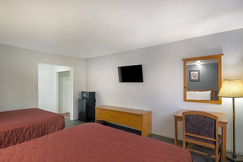 Rodeway Inn & Suites Sidney Historic Downtown I-80