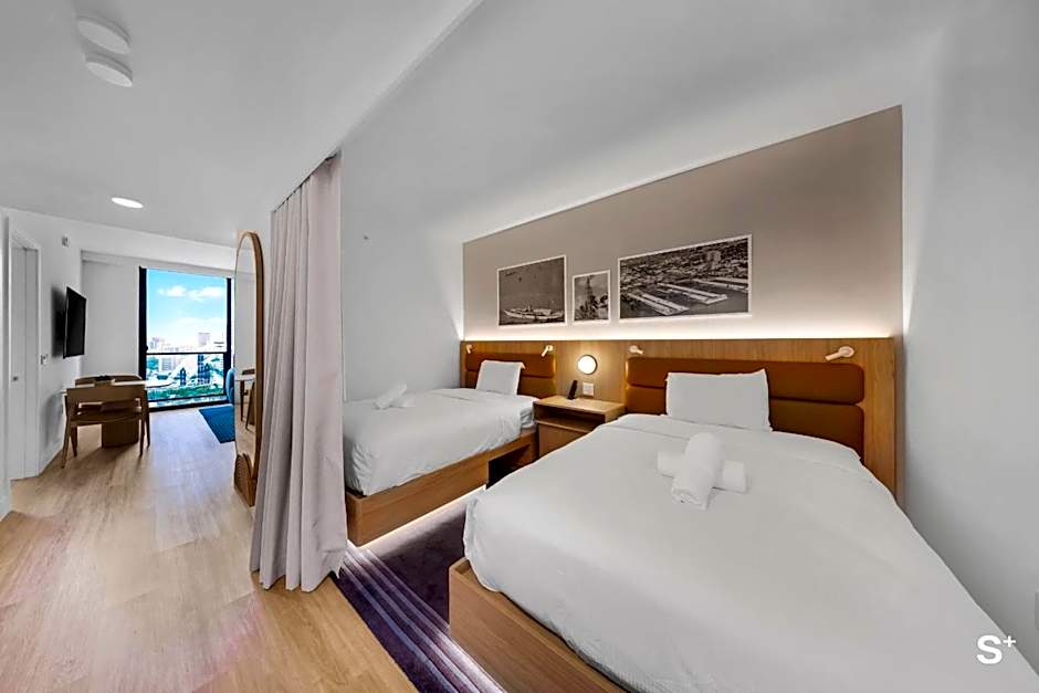 Modern Downtown 1BR with Amazing City Views