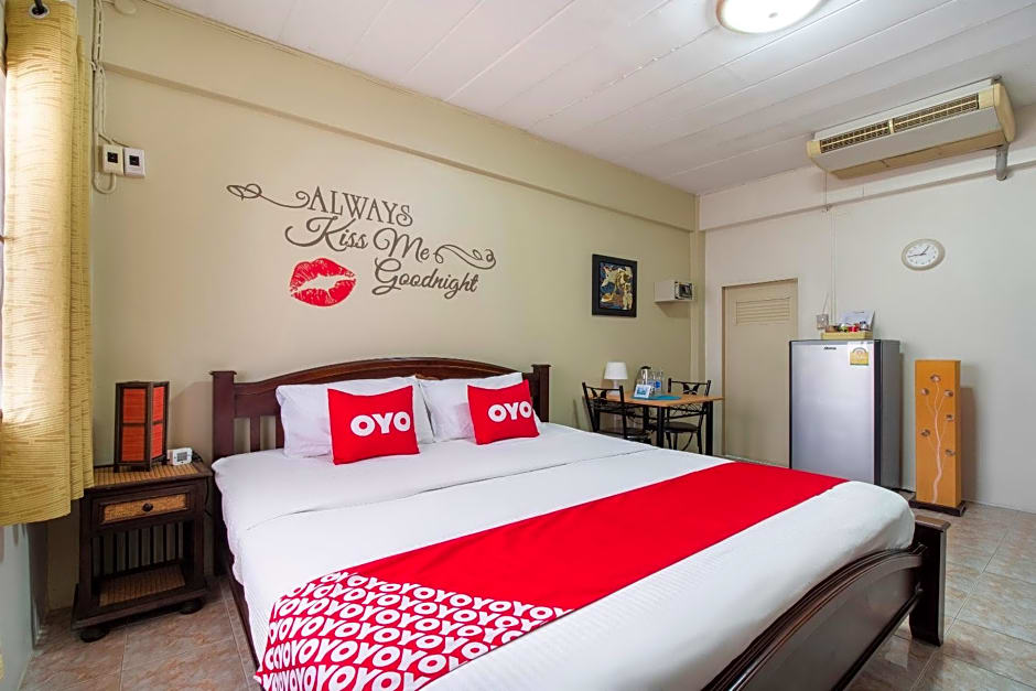 OYO 838 Aromdee Apartment