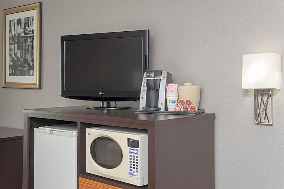 Holiday Inn Express Hotel & Suites Danville By IHG