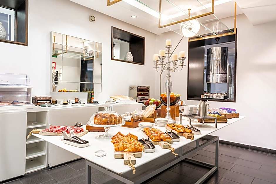 Hospes Puerta de Alcalá, a Member of Design Hotels