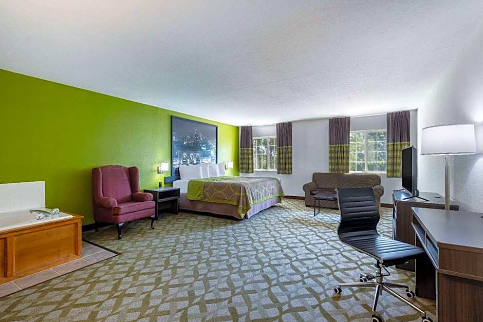Super 8 by Wyndham De Soto