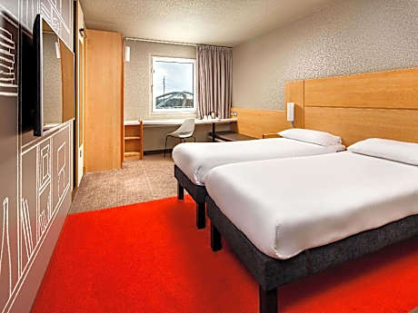 Accessible Room with 2 single beds