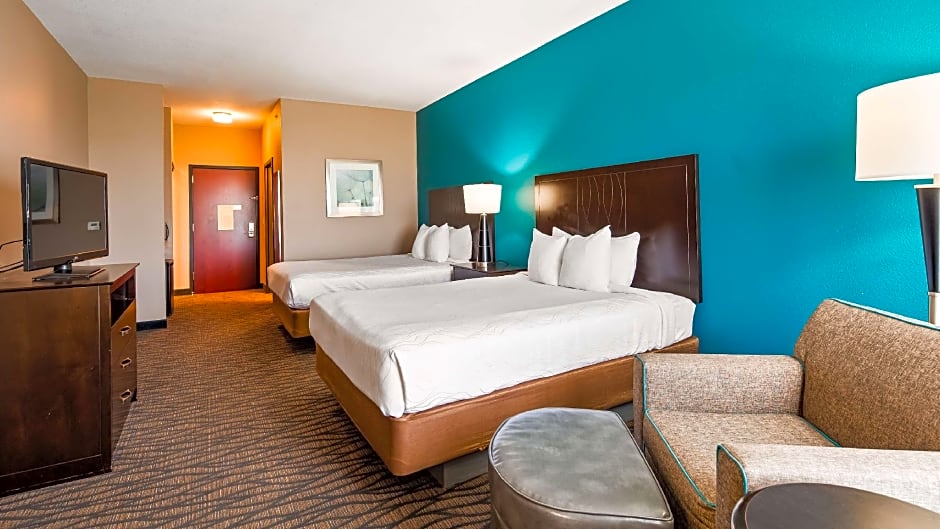 Best Western Plus Hiawatha Hotel