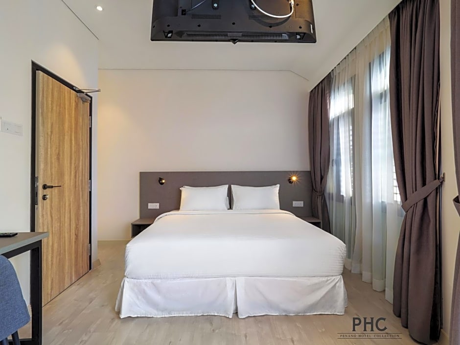 Macallum Central Hotel By PHC