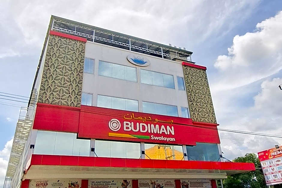 RedDoorz Plus Syariah at Lotus Residence