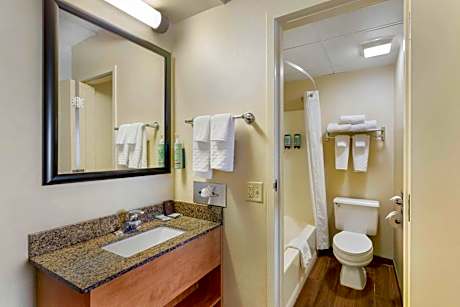 King Room with Roll-in Shower - Disability Access/Non-Smoking