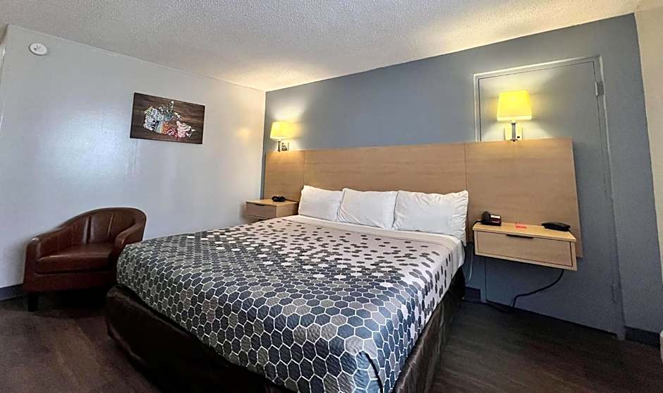 Econo Lodge Motel Village