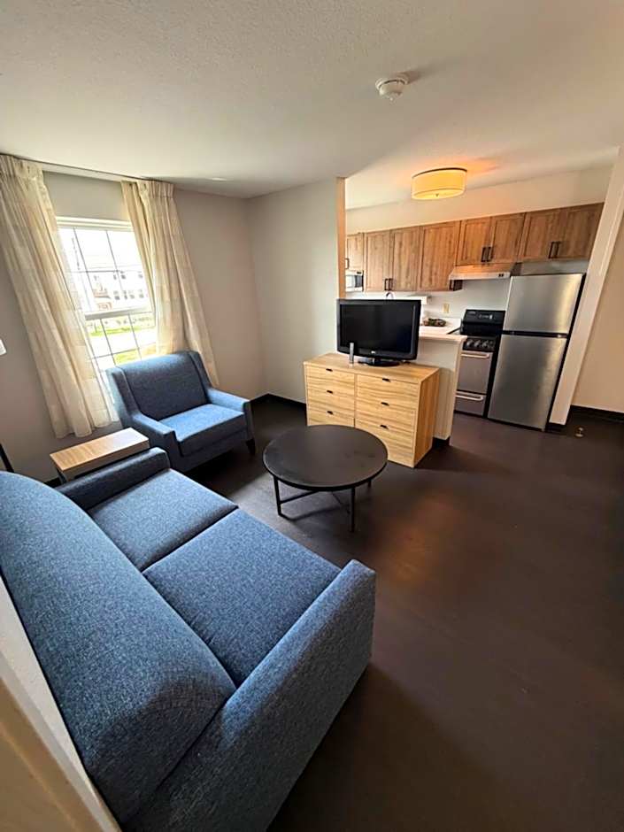 Sonesta Simply Suites Detroit Novi
