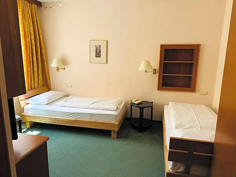 Photo 1 of 4 of Budget 2 Beds