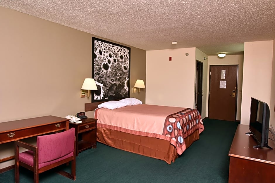 Super 8 by Wyndham Springfield-Battlefield
