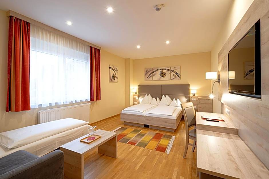 SCHACHENWALD Hotel & Restaurant I Free Parking