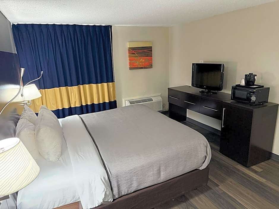 Quality Inn & Suites Banquet Center