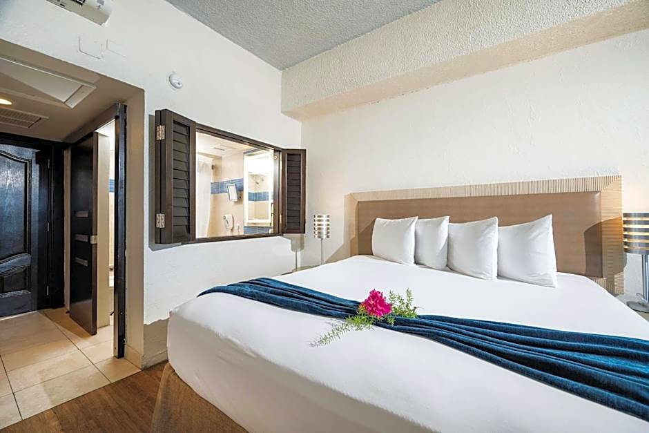 Windward Passage Hotel