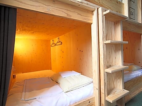 Mixed Dormitory Room