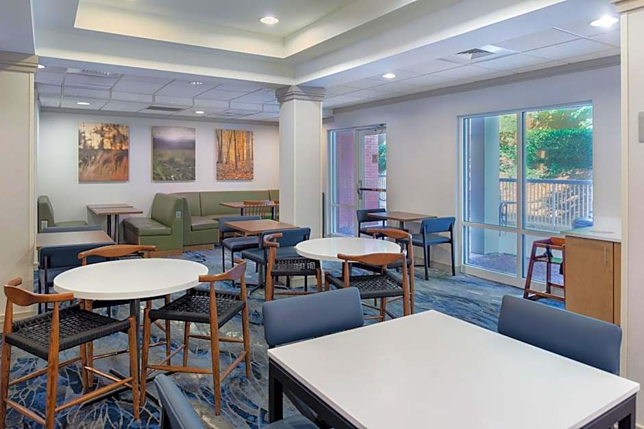 Fairfield Inn & Suites by Marriott Greensboro Wendover