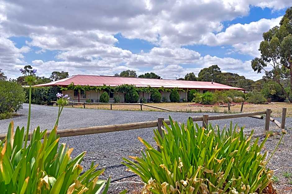 Inglewood Motel and Caravan Park Victoria
