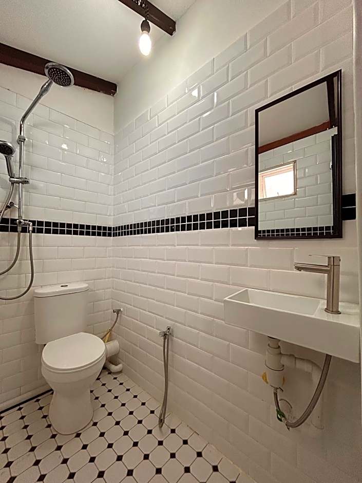 New Great Shanghai Female Hostel