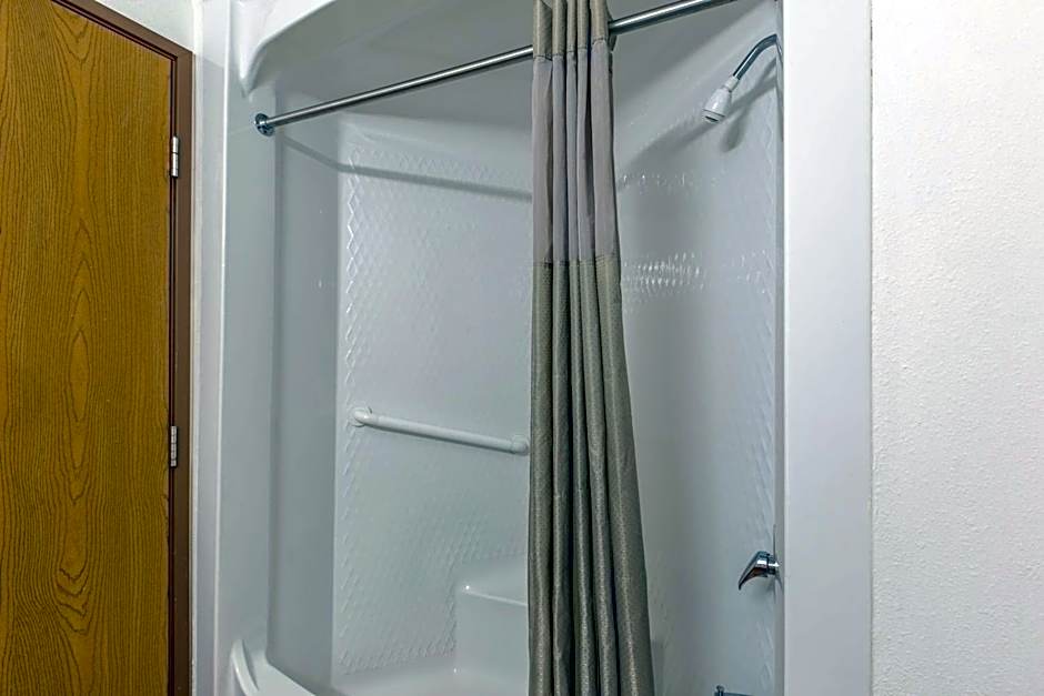 Motel 6-Baraboo, WI - Lake Delton-Wisconsin Dells