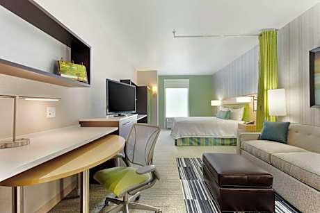 1 King Bed Studio Suite Nonsmoking