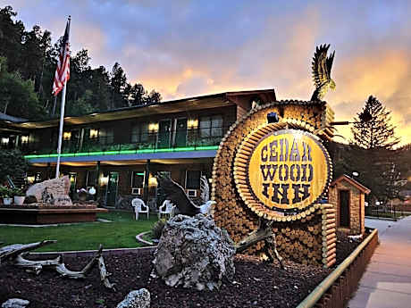 Cedar Wood Inn