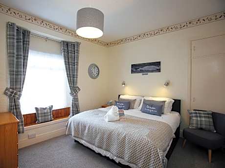 Twin room-Ensuite-Garden View-Room 1