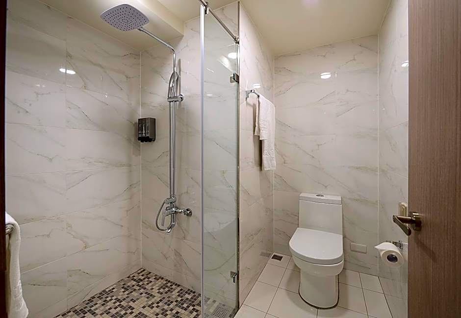 Aeris International Hotel