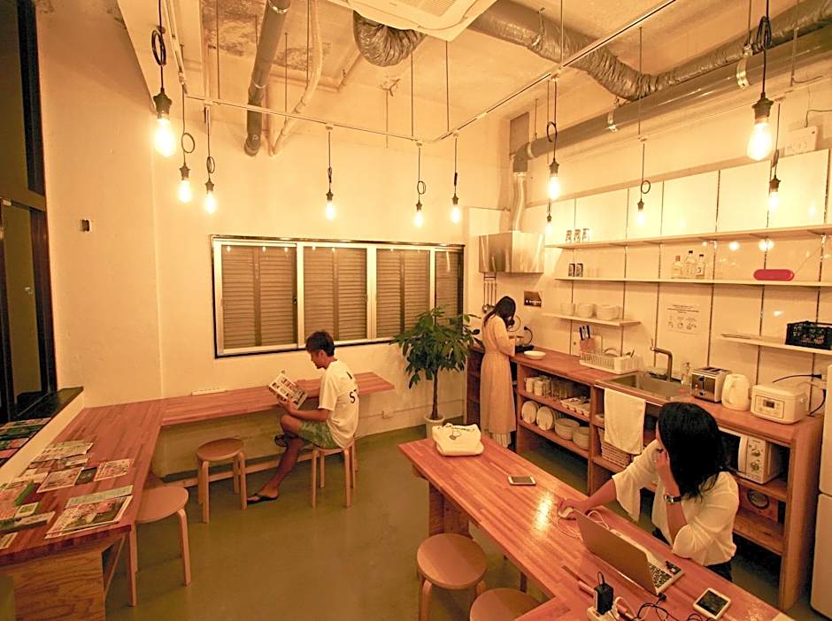 Ishigaki Guesthouse HIVE
