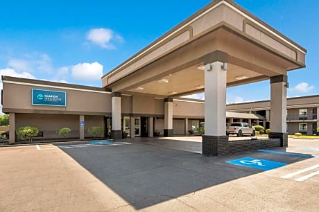 Clarion Inn & Suites Russellville I-40