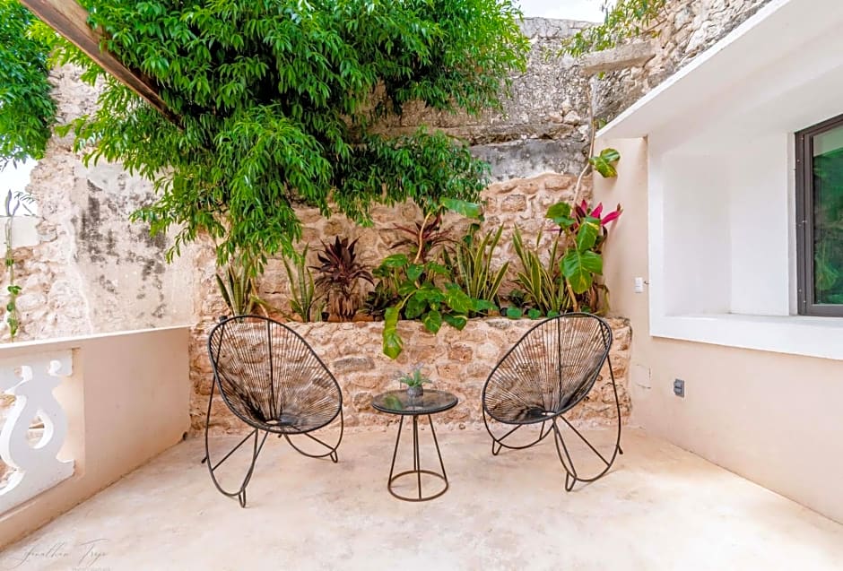 Hotel Colonial Zaci by GuruHotel