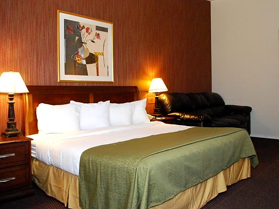 Travelodge by Wyndham Watertown