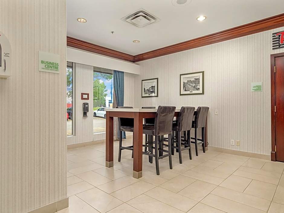 Holiday Inn Conference Centre Edmonton South By IHG