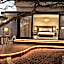 Tshukudu Game Lodge