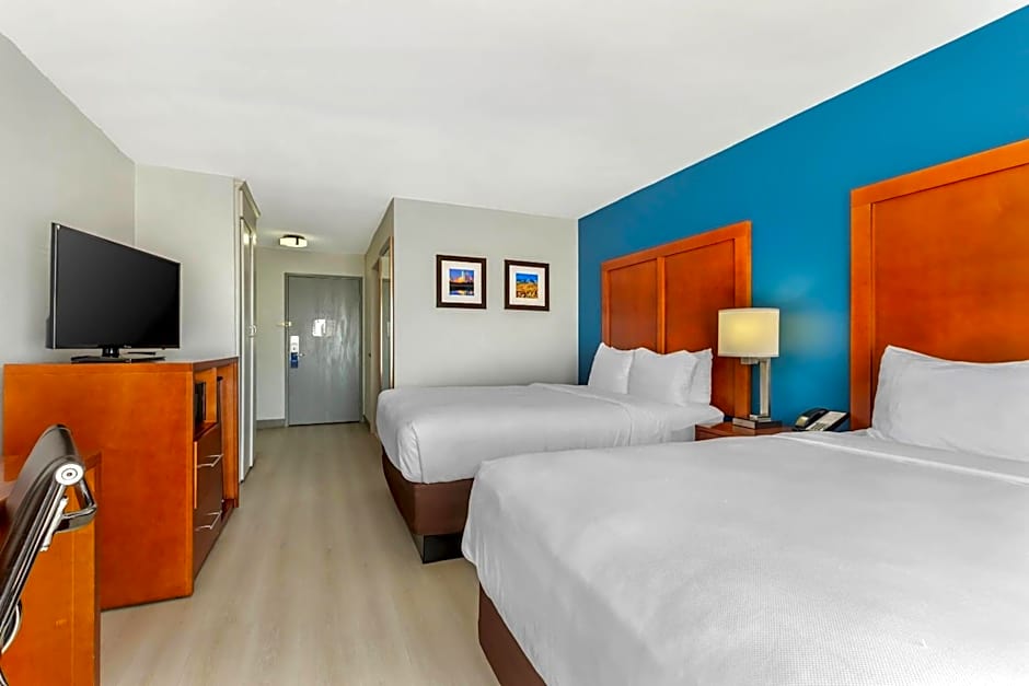 Comfort Inn & Suites Red Oak - Dallas Area