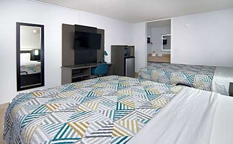 2 Queen Beds | Non-Smoking, Micfridge