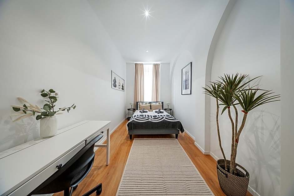 Nice Central City Room