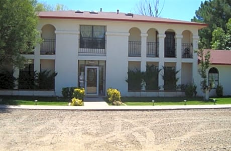 Tavares Inn