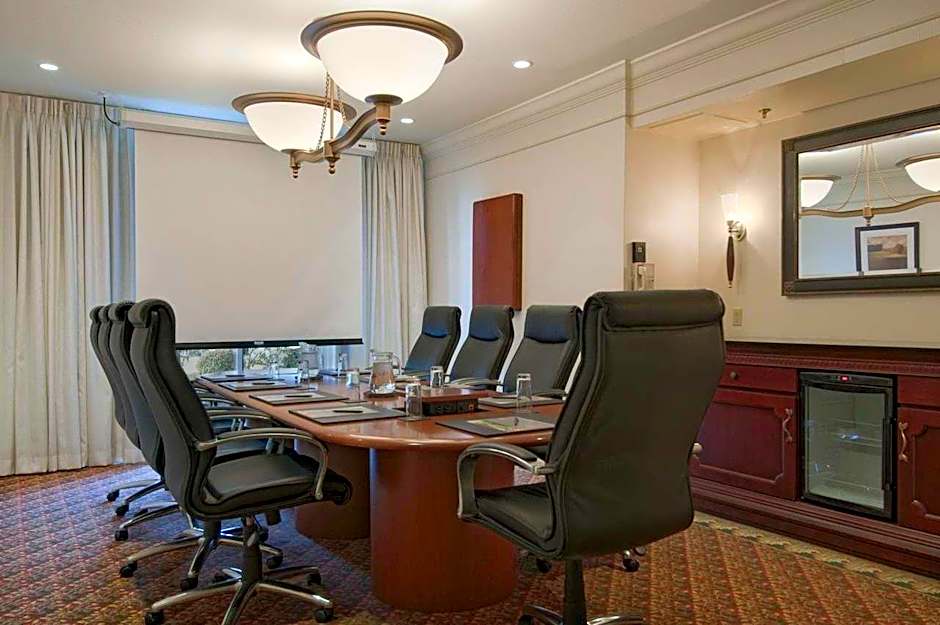 Hilton Oakland Airport