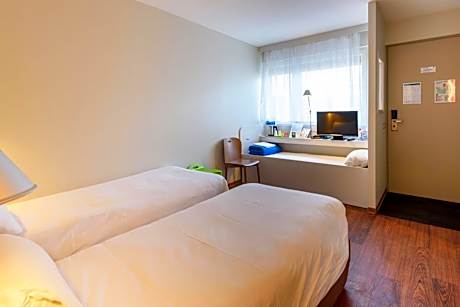 2 Single Beds  One Junior Bed (Up To One0 Years) - Room Next Generation