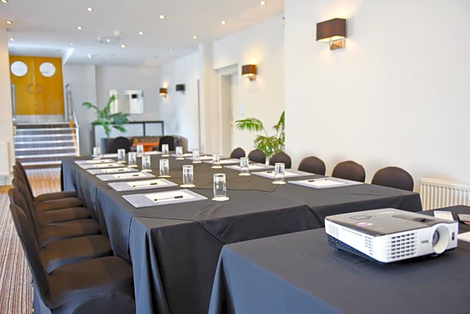 The Riviera Hotel & Holiday Apartments