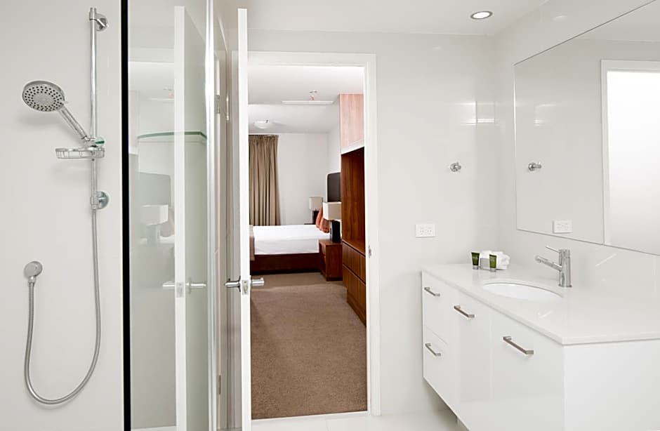 Paradise Centre Apartments