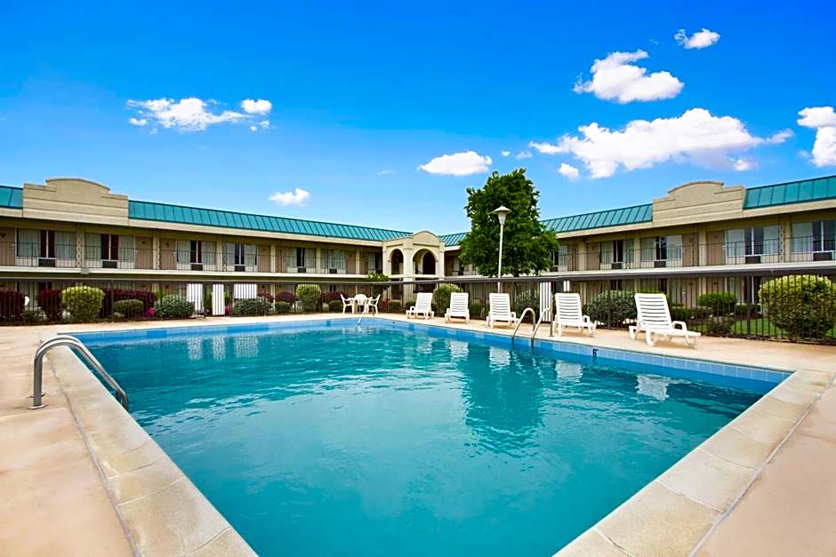 Baymont by Wyndham Emporia VA