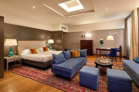 Junior Suite (1 King Bed)