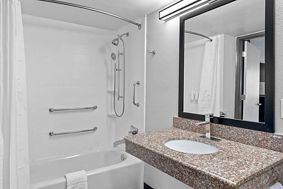 Auburn Lodge near University