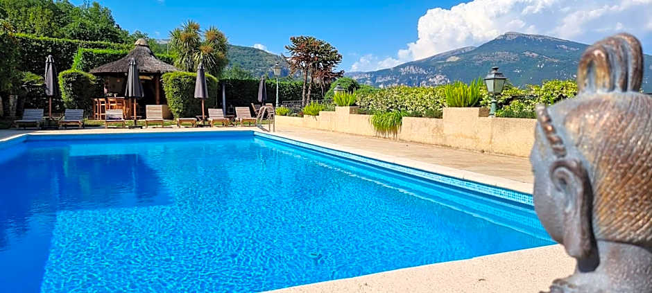 Loup Castel Boutique Hotel B&B