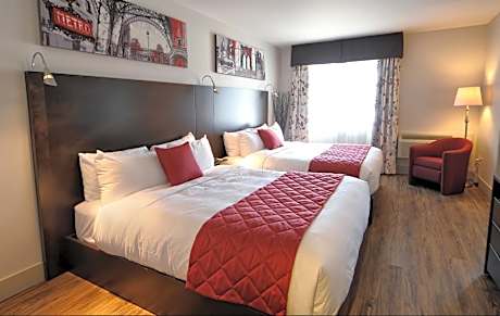 Superior Family Suite with Two Queen Beds