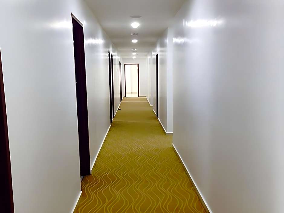 Peach Hill Hotel & Cafe