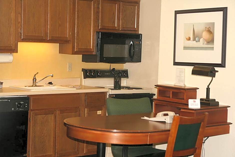 FairBridge Inn & Suites - Akron Copley Township