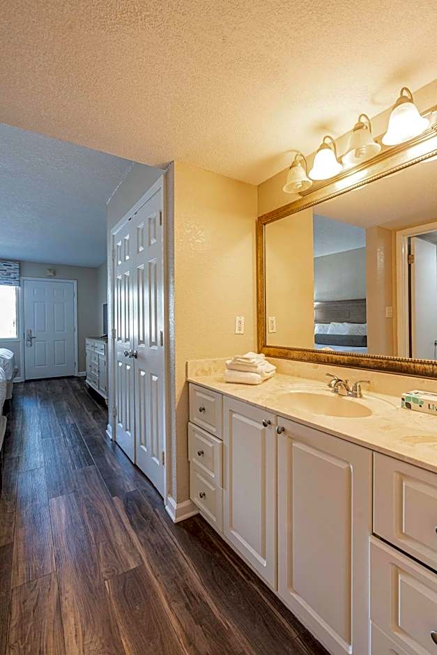 Club Destin Condos